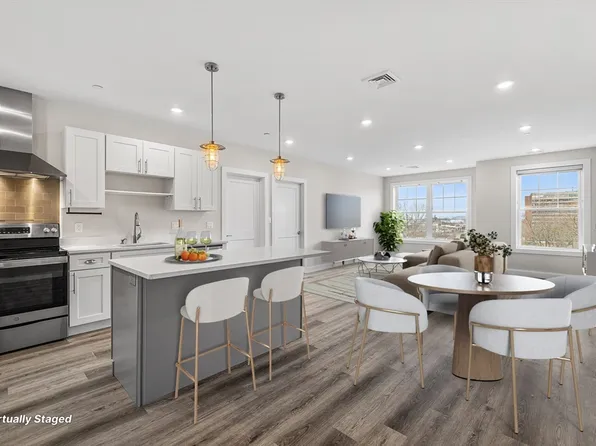 365 Newport Ave #101, Quincy, MA 02170