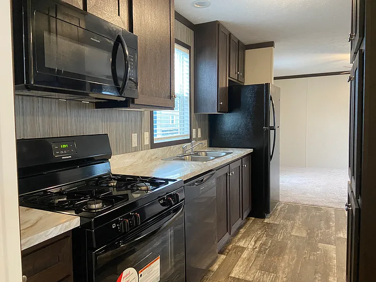 252 Spruce Ave — Photo 16