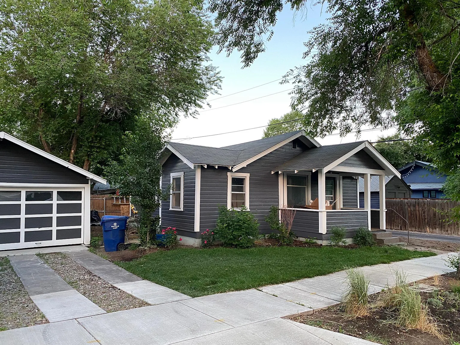 255 NW Sisemore St — Photo 1