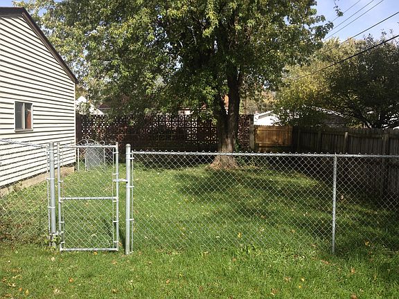 1/2 Back Yard