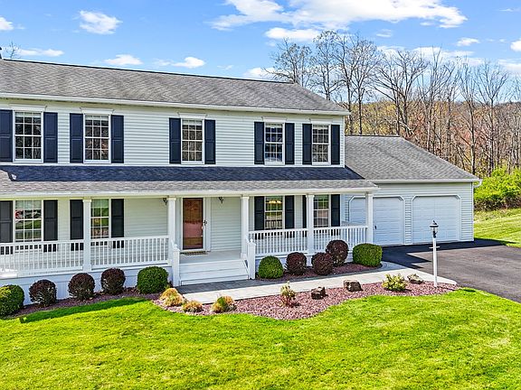 2nd image of 1324 Cameron Ln