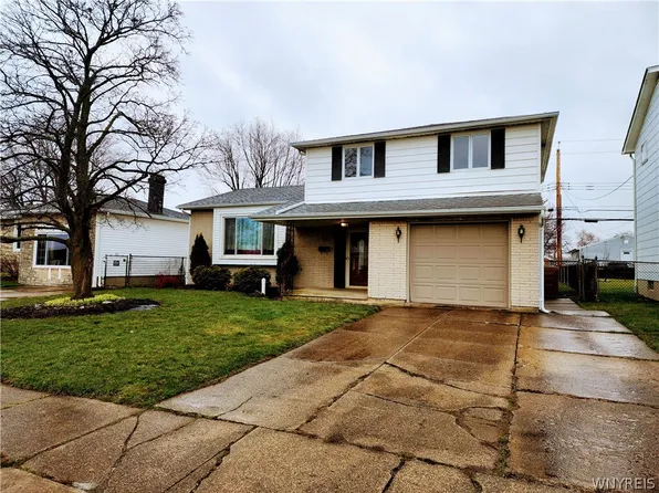 49 Grand Prix Dr, Cheektowaga, NY 14227