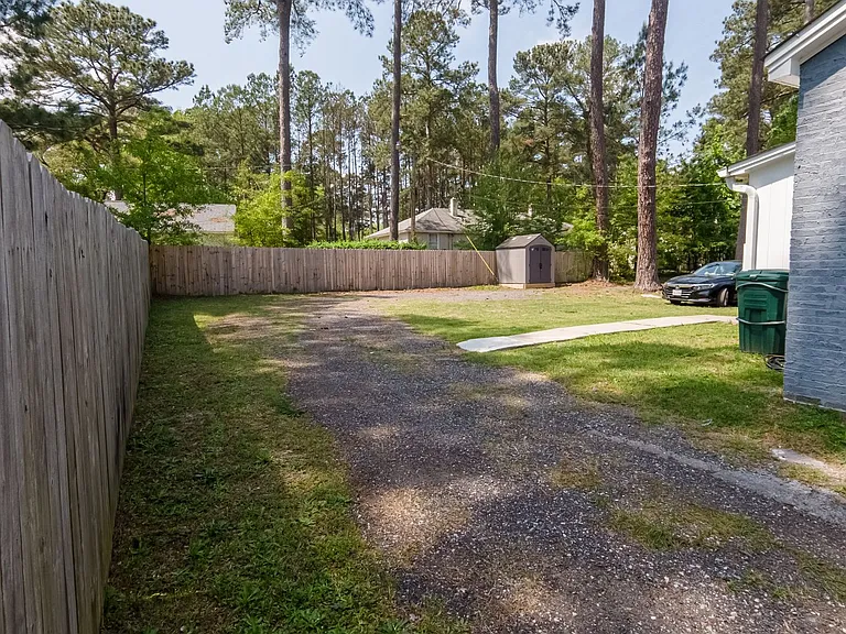 1421 Colin Kelly Dr — Photo 35