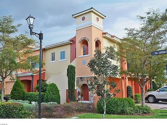3rd image of 8557 Via Garibaldi Cir Unit 205