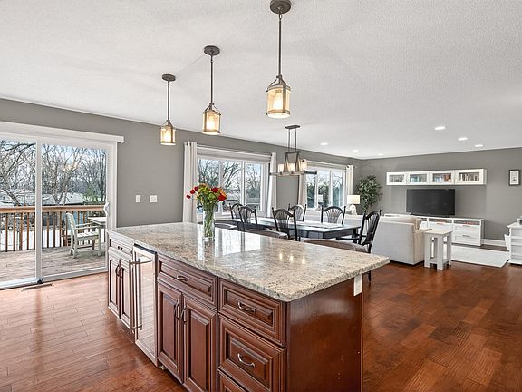 5th image of 6806 Deerwood Ln N