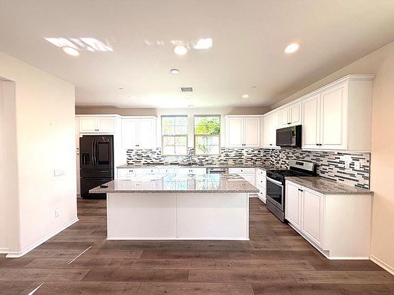 Open Kitchen with all appliances