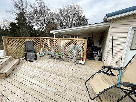5th image of 225 Sarabeth Dr