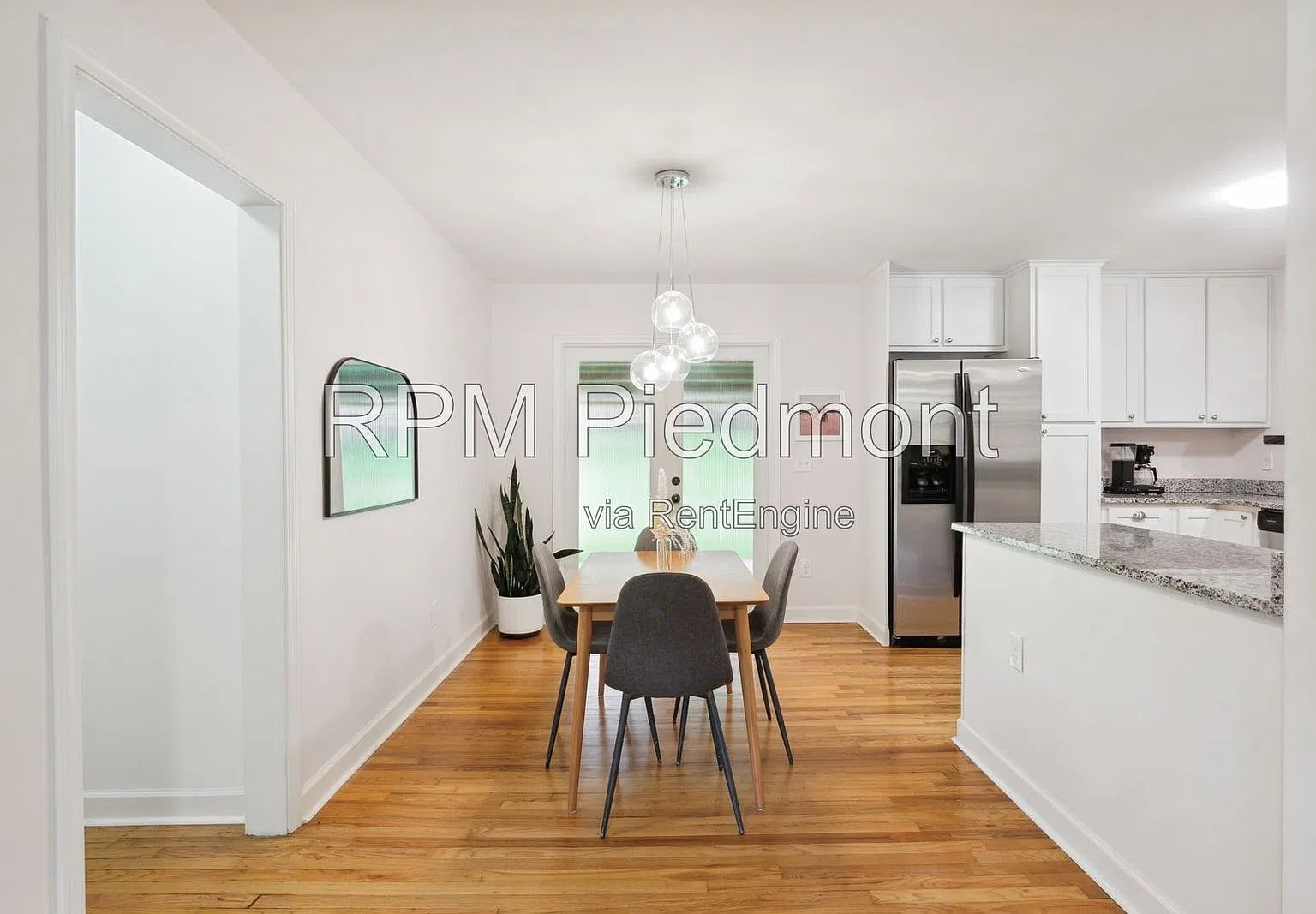 2 bed, 1.0 bath, $1,650 — Photo 3