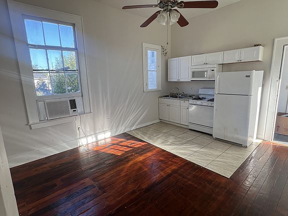 2nd image of 3222 Prytania St