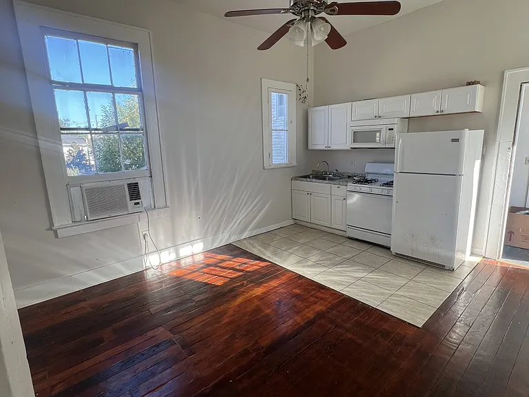 3222 Prytania St — Photo 2