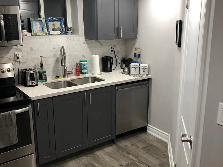 15 Michael Ave #LOWER — Photo 2