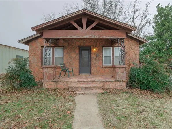 1319 S Division St, Guthrie, OK 73044