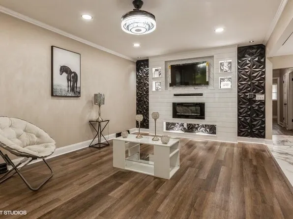 10227 West Arch AVENUE, Milwaukee, WI 53224