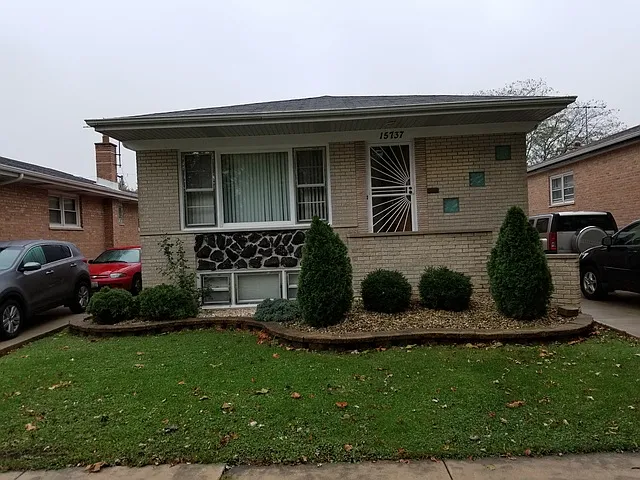 15737 Cottage Grove Ave photo 1