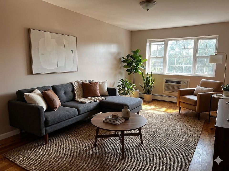 1st image of 749 E 85th St #3
