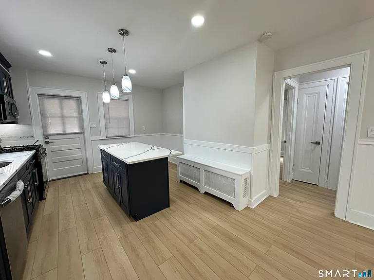 332 Robbins St — Photo 3