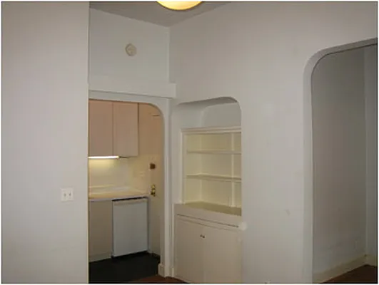 Rented by Brown Harris Stevens | media 38