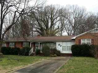 413 Glen Oaks Rd, Burlington, NC 27217