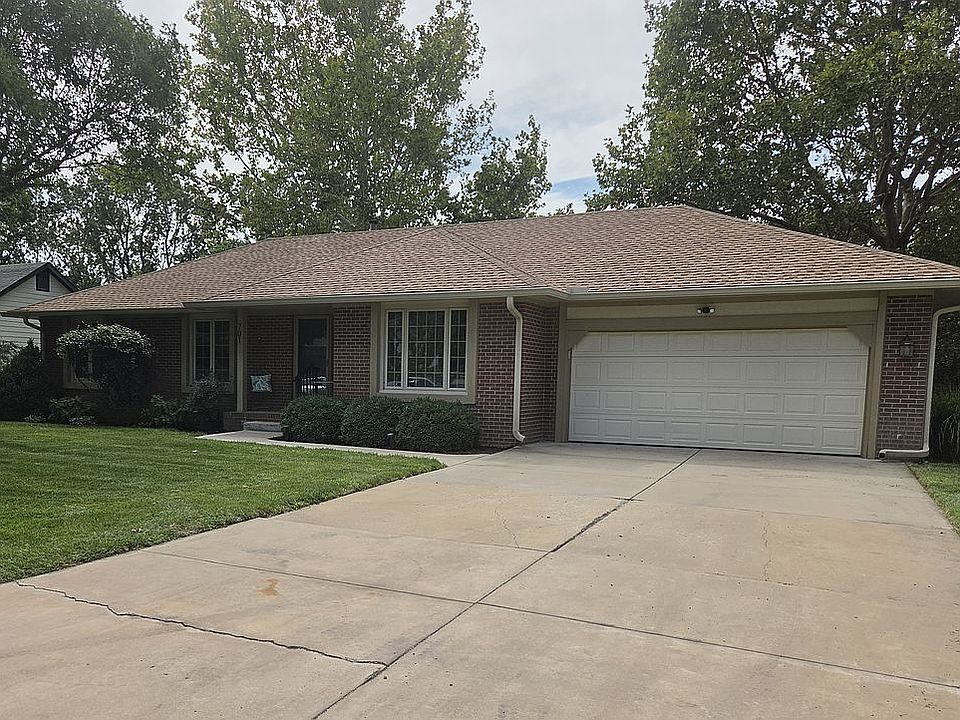 1st image of 701 Dover Dr