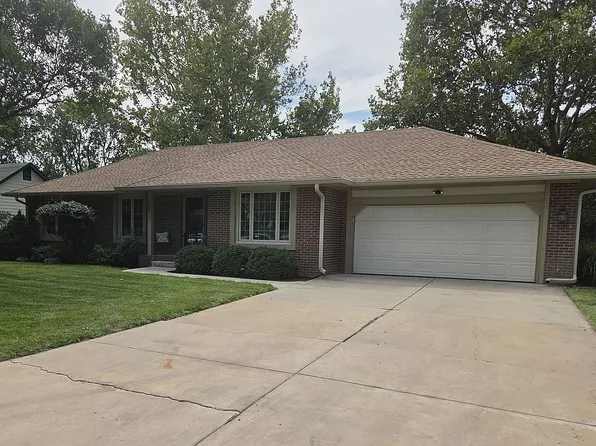 701 Dover Dr, Valley Center, KS 67147