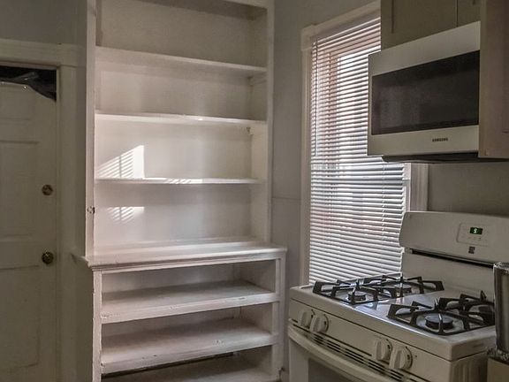 2nd image of 605 Lansing St Floor 2
