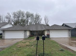 104 & 106 Goins Rd, Grove, OK 74344