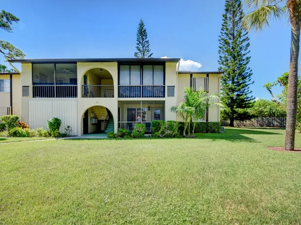 326 Pine Ridge Circle #D-1, Greenacres, FL 33463