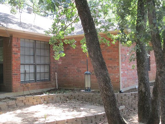 3rd image of 2309 Oak Park Dr