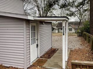 212 6th Ave #B, Columbia, TN 38401