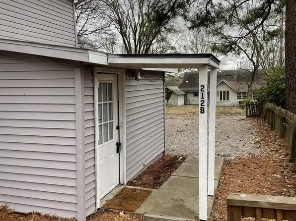 212 6th Ave #B, Columbia, TN 38401