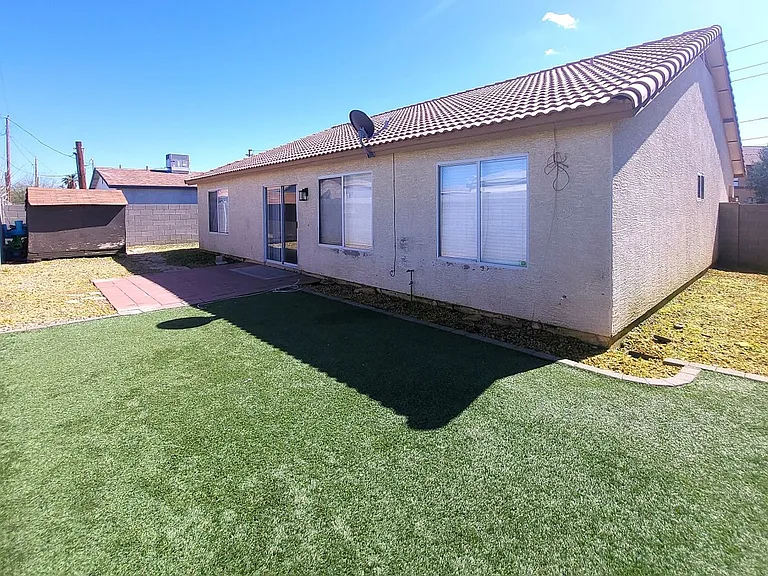 2634 E Paradise Ln — Photo 19