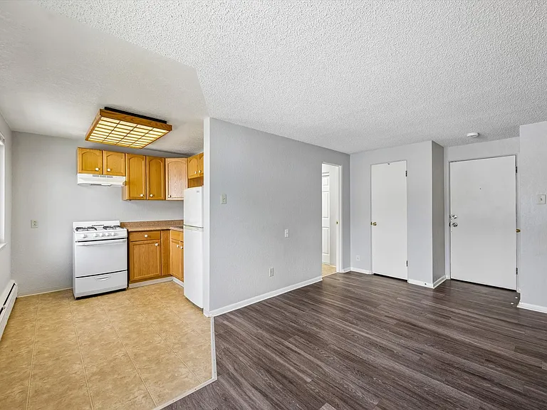 Kimberly Apartments — Photo 19