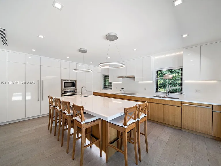 1117 Alfonso Ave — Photo 8