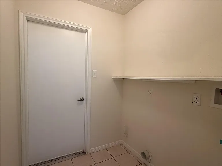 3806 Carya Cir — Photo 28