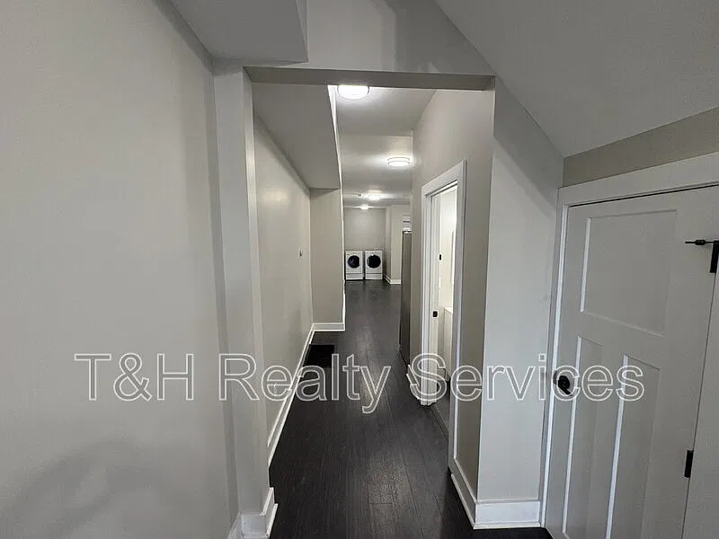 2 bed, 2.0 bath, 2000 sqft, $1,525 — Photo 4