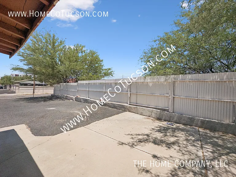 517 S Main Ave — Photo 23