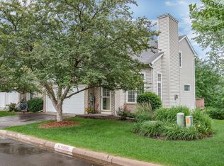 9327 Turnberry Alcove, Woodbury, MN 55125