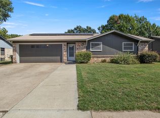 2523 Avonhill Dr, Arlington, TX 76015