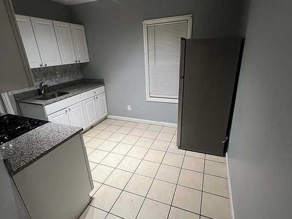 3rd image of 157 Crapo St APT 3