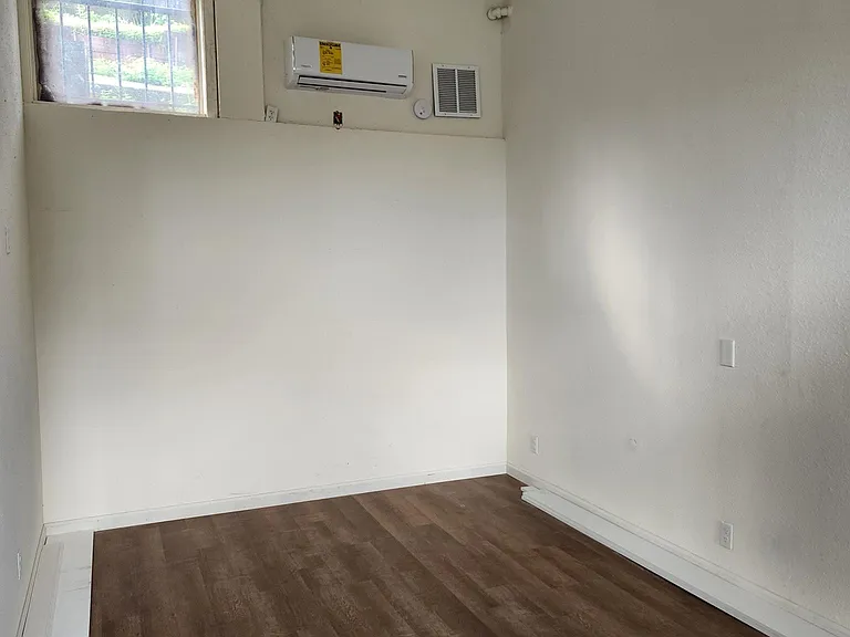 402 Berrellesa St — Photo 2