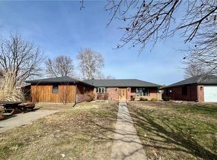 3707 SW Christie Lane Rd, Saint Joseph, MO 64504