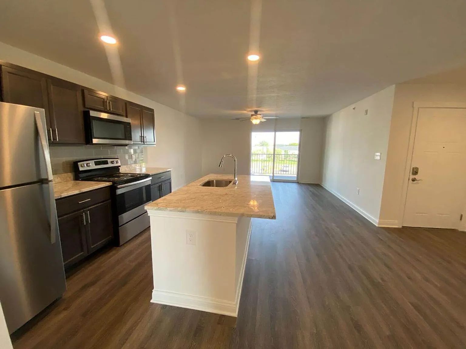 Amelia Place Apartments — Photo 2