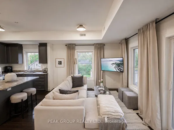 6884 14th Ave #2A, Markham, ON L6B 1A8