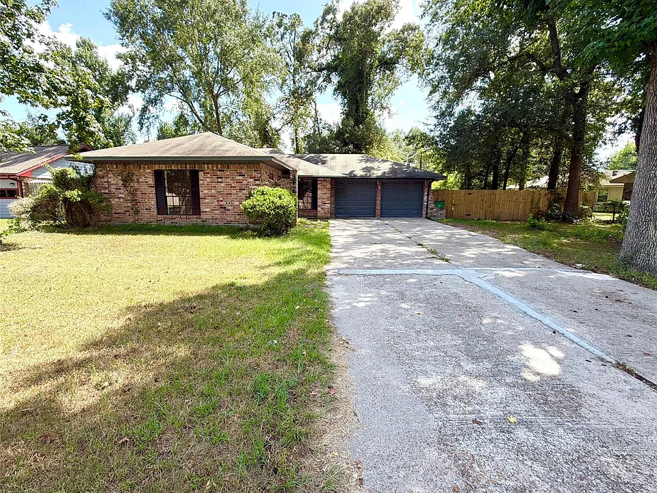 3427 Dovie Dr