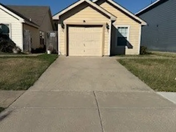 10716 Wild Oak Dr, Fort Worth, TX 76140