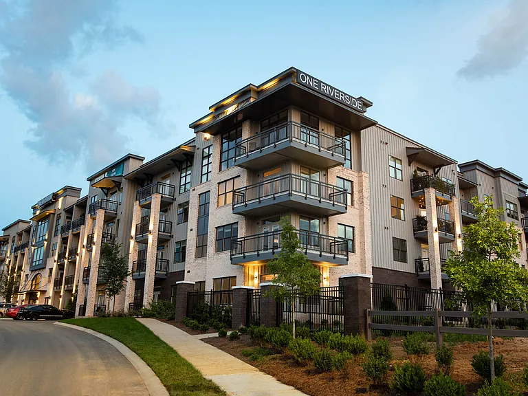 One Riverside Apartments — Photo 29