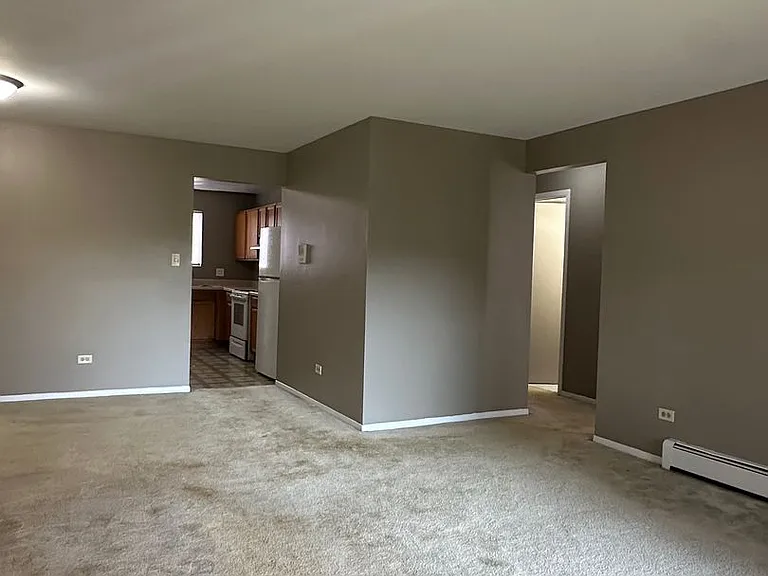2342 W Nichols Rd — Photo 2