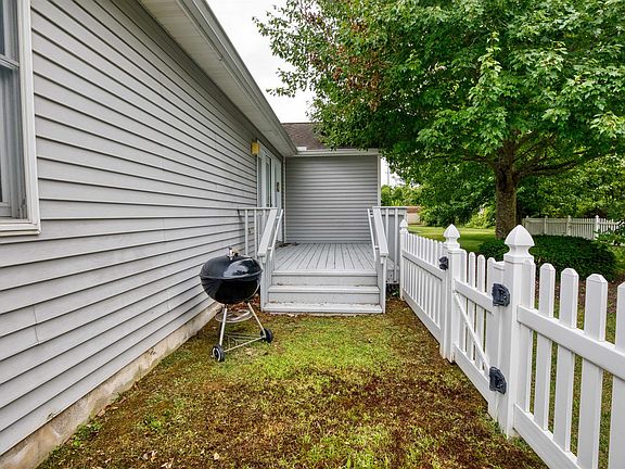 5th image of 320 Portsmouth Rd