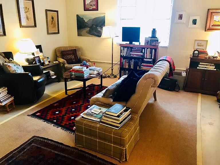 Living Room (previous tenant)