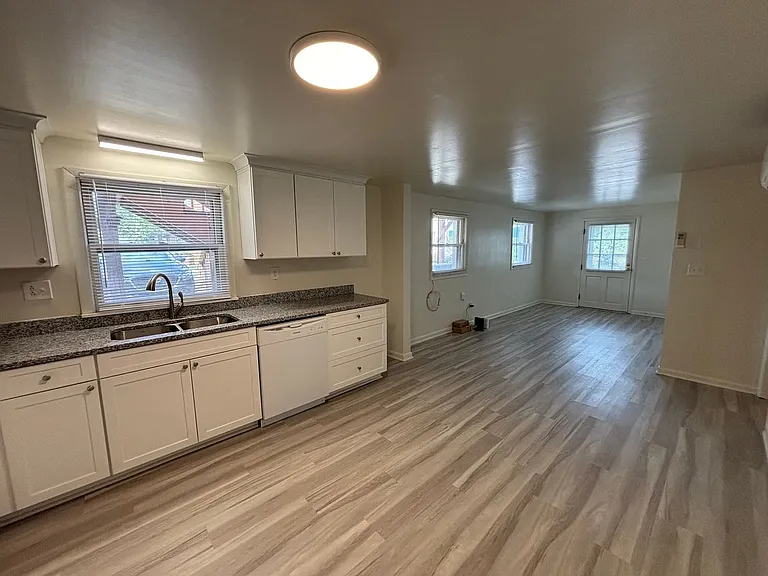 1407 Toms Creek Rd #9 — Photo 10